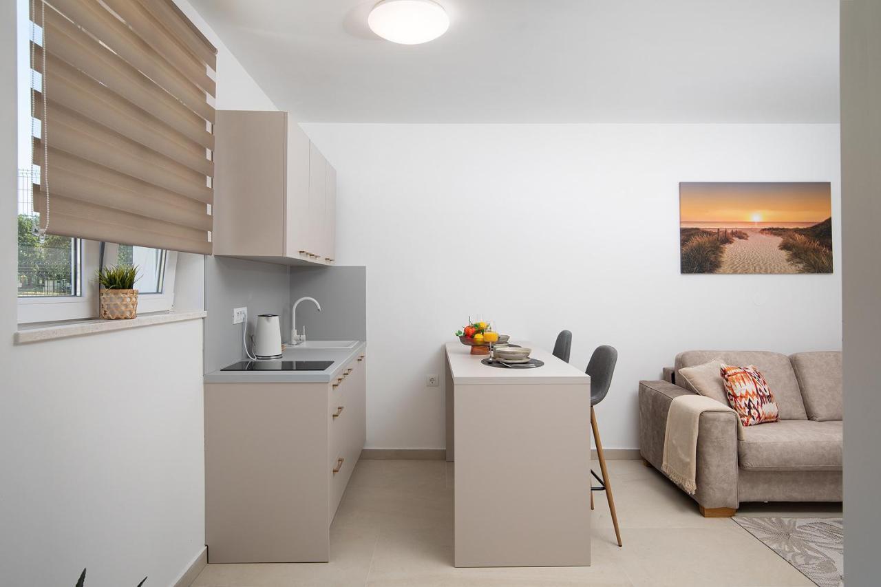 Apartments And Rooms Jakic เมดูลิน ภายนอก รูปภาพ