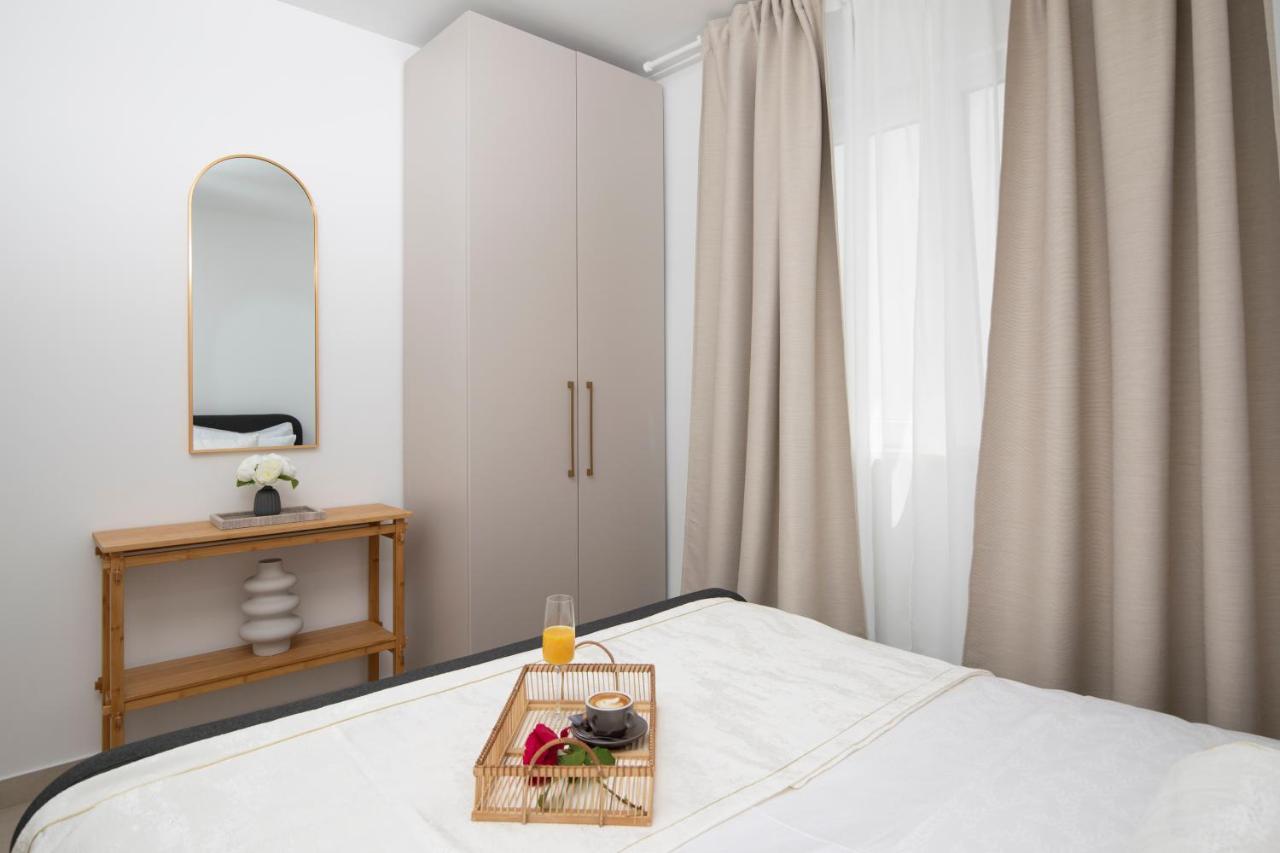 Apartments And Rooms Jakic เมดูลิน ภายนอก รูปภาพ