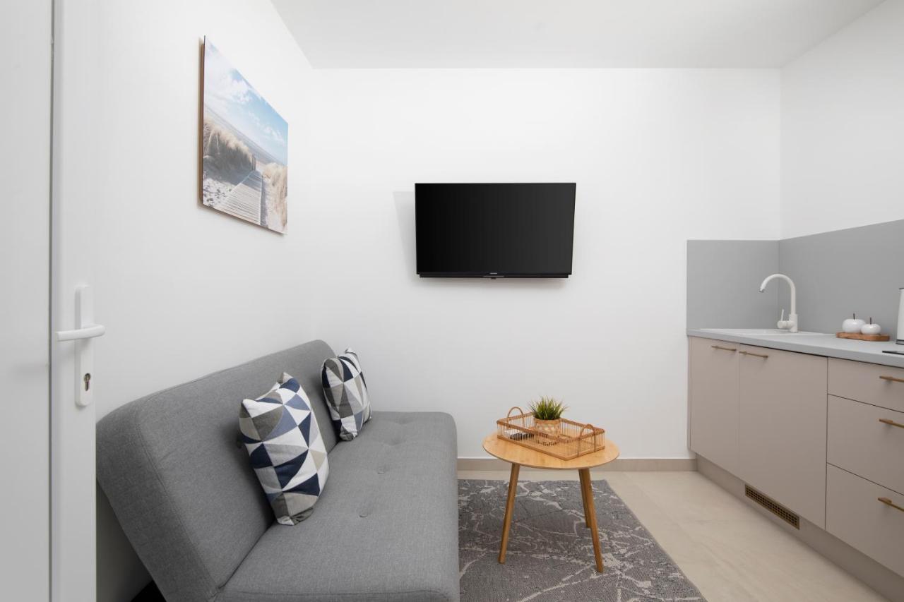 Apartments And Rooms Jakic เมดูลิน ภายนอก รูปภาพ