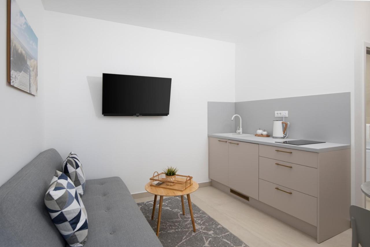 Apartments And Rooms Jakic เมดูลิน ภายนอก รูปภาพ