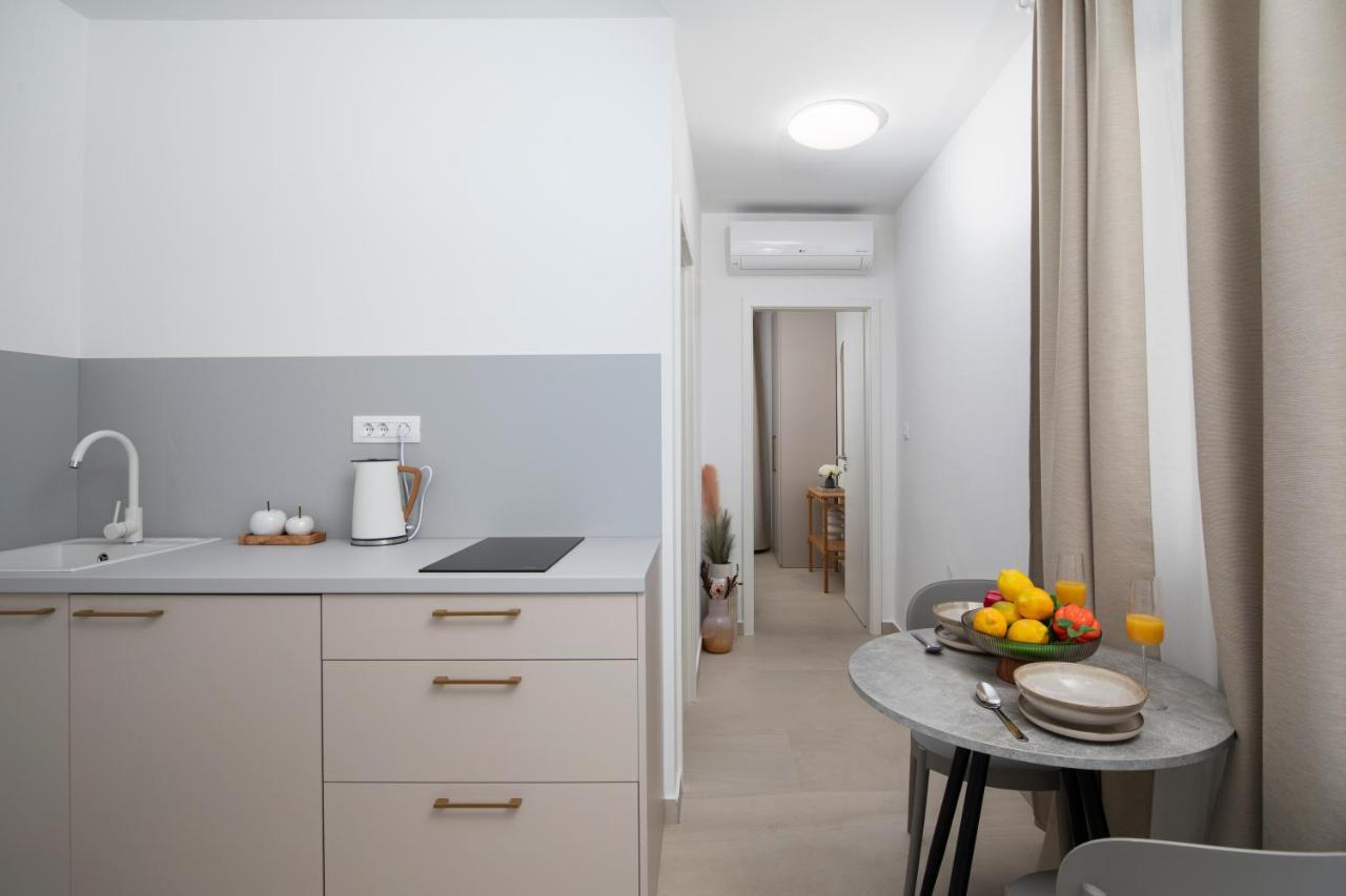 Apartments And Rooms Jakic เมดูลิน ภายนอก รูปภาพ