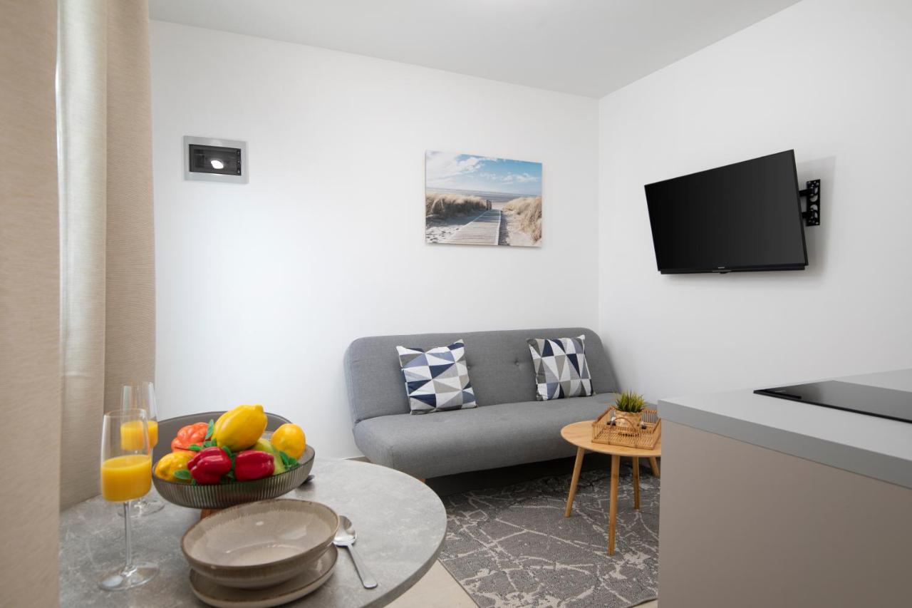 Apartments And Rooms Jakic เมดูลิน ภายนอก รูปภาพ